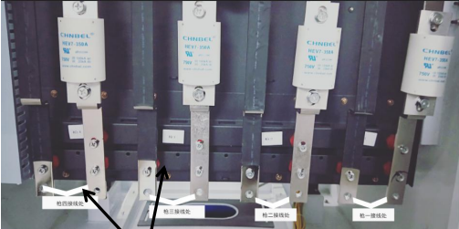 一機(jī)八槍分體式充電樁(圖3) 一機(jī)八槍分體式充電樁(圖3)