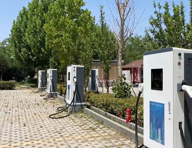 120kW一體式直流充電樁(圖3) 120kW一體式直流充電樁(圖4)